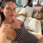 Bianca Balti Instagram - Life is better on vacation ☀️🚤