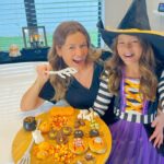 Bianca Castanho Instagram - Fizemos uma tábua divertida com uns lanchinhos temáticos de Halloween para inspirar vocês a fazerem em casa com as crianças também!!! 🥰🎃🧛🏻‍♀️🧙🏻‍♀️👀👻 Vou salvar o passo a passo nos destaques! #halloween