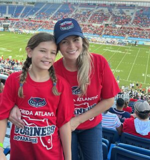 Bianca Castanho Instagram - ❤️💙❤️ #familytime #gameday #football