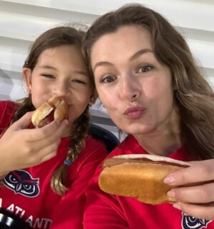 Bianca Castanho Instagram - ❤️💙❤️ #familytime #gameday #football