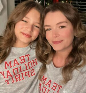 Bianca Castanho Instagram - Team Holiday Spirit ❤️🥰❤️ #happyholidays