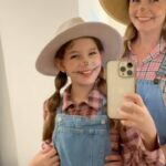 Bianca Castanho Instagram - Idéia de fantasia fofa e fácil de fazer em casa pro Halloween!!! #halloween2023 #espantalho #talmaetalfilha #familyhalloweencostumes #scarecrow