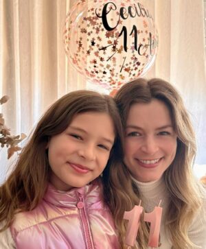 Bianca Castanho Instagram - Que o Papai do Céu continue te protegendo, iluminando e abençoando 🙏🏼💖 E que você siga essa menina com o coração de ouro espalhando luz e amor! A mamãe sempre estará aqui do seu lado te amando, te apoiando e torcendo para que todos os seus sonhos se realizem!!! 💞🎂🎈🌟 #11anos #minhaprincesa #amormaiordomundo
