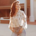 Blair Fowler Instagram - I’m obsessed with the weather in Nashville right now. What’s your favorite season? 🌷☀️🍂❄️ I love fall but the holidays with my family are definitely my favorite time of the year!