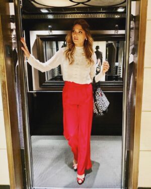 Blanca Soto Instagram - Viva México 🇲🇽!! Promoción #NTPE !!! Loving every minute 🙆🏼‍♀ #rooftop Cloudy with a chance of ☀ #happiness #teamsoto #infinito #besazos #mondaymotivation #instamood #telemundoseriesexclusivas