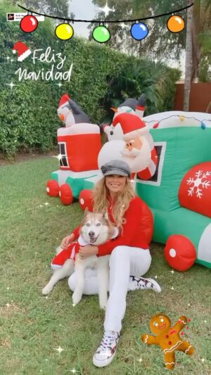 Blanca Soto Instagram - Les deseo mucha salud , paz , amor y felicidad con todo cariño 💫🌟✨⭐️Muchas bendiciones!! Feliz Navidad 🎄🎁❤️💫✨🌟💋🥰💋BESAZOS a todos y a mi increíble #teamsoto