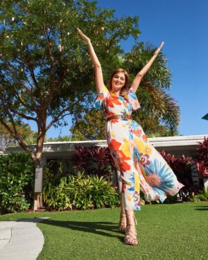 Blanca Soto Instagram - Happy International Women's Day! 💫 Feliz día 😃!!!! #gratitud 🌸✨🌼 #teamsoto #infinito #instamood #besazos #instaphoto #mood #dailylook #fashion #outfitinspiration #flowerpower #staytropical #sunday #happy #internationalwomensday