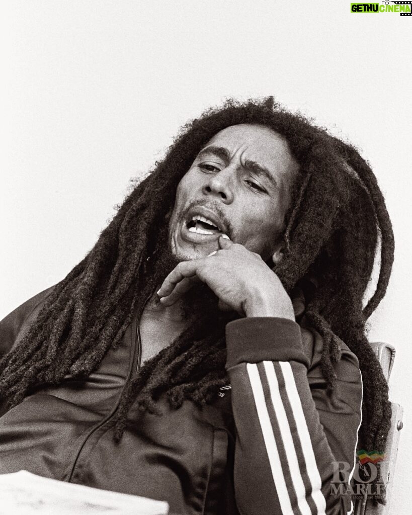 Bob Marley Instagram - “I look at life like this—earth like this. Man have two purpose. One good, one bad. One positive, one negative. Like that television over there and all the things it can show, no benefit. But you can make things fi show a benefit, whatever you wanna make it for.” #BobMarley 📷 by #AdrianBoot ©️ Fifty-Six Hope Road Music Ltd.