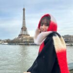 Bona Instagram - 나의 늘, 오랜시간 로망이였던 파리 그리고 런던의 크리스마스🎄♥️ 열심히 달려온 2023년을 또 차곡차곡 잘 채워 보내는것 같아 뿌듯하네요◡̈ 또 다가올 2024년도 모두들 건강하시고, 행복한 시간들로 채워지시길☁️ Happy New Year! 새해 복 많이 받으세요🤍