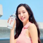 Bona Instagram - My small luxury @evianwater 💝