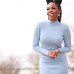 Brandee Evans Instagram - #HOME💙 #Memphis Thank you for having me @pauseuofm @uofmemphis Photos 📸 @jpfilmz Hair @texturesbytiahair Makeup @yanneekbrinson_ Dress @retrofete Jewelry @officialladduandco Shoes @jessicarichofficial Nails @angel_nailsla
