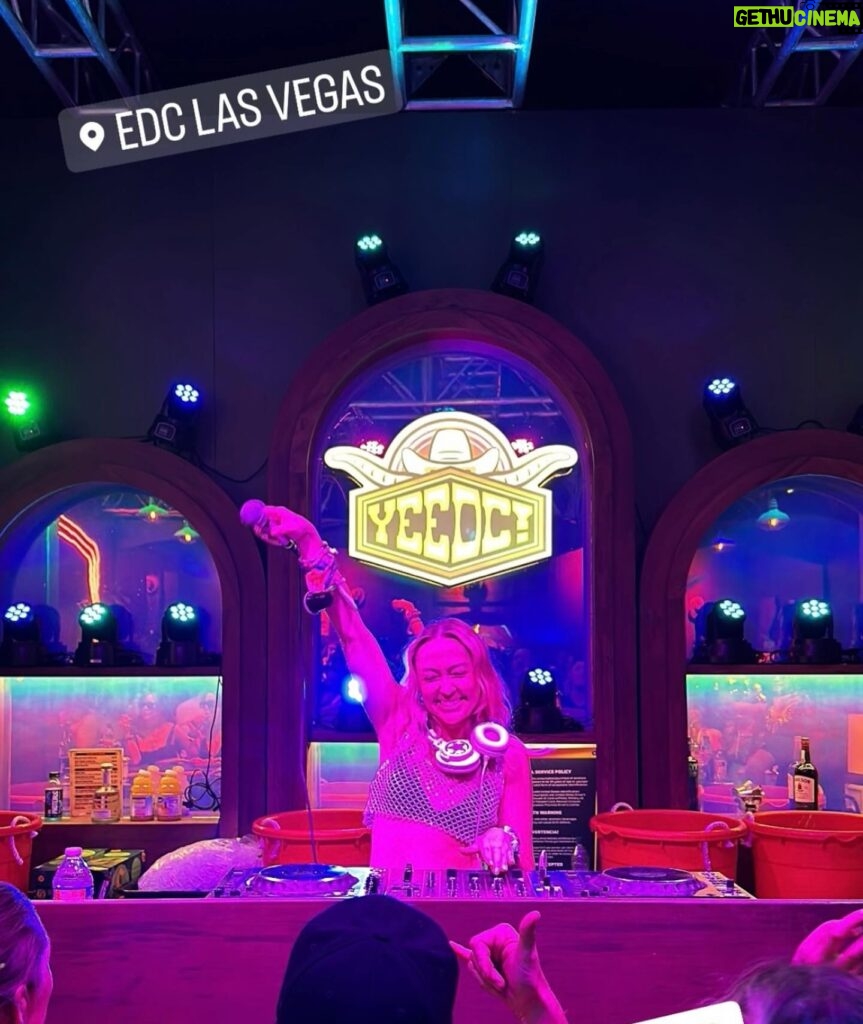 Brandi Cyrus Instagram - MY FIRST EDC 🥹🥹 What a magical place!!!! Thank you to everyone that crammed into the YEEDC saloon to dance with me!! SoOoO much love at @edc_lasvegas and I can’t wait to come back ❤️‍🔥❤️‍🔥❤️‍🔥