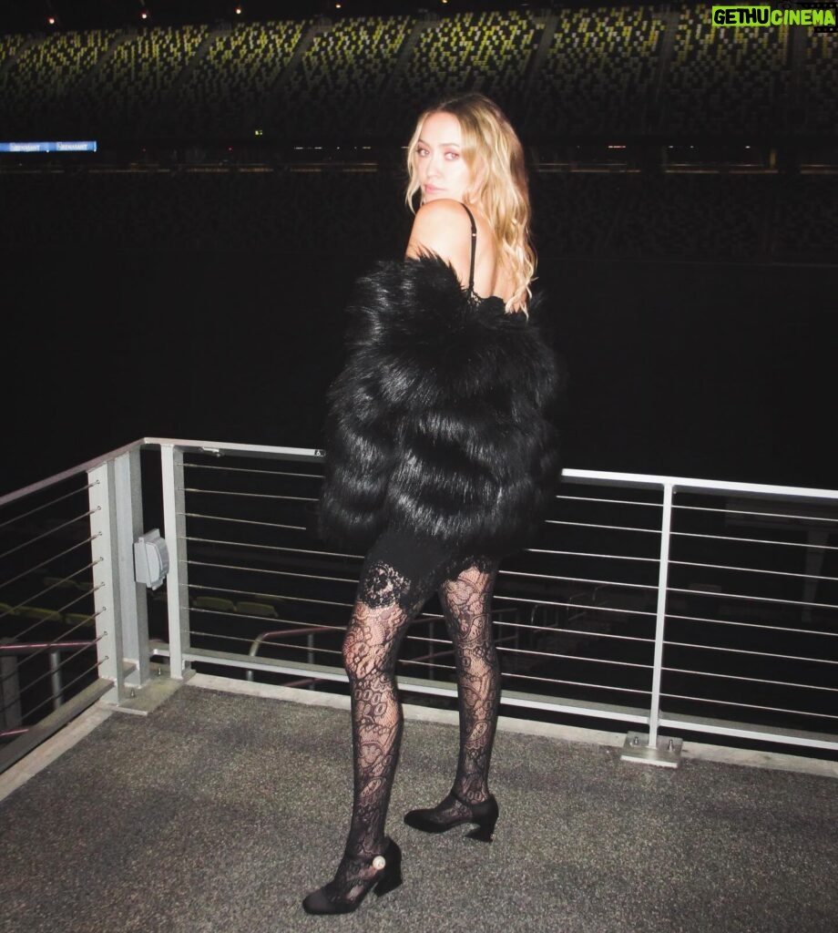 Brandi Cyrus Instagram - Dressing for success in 2024 @dolcegabbana ✨✨