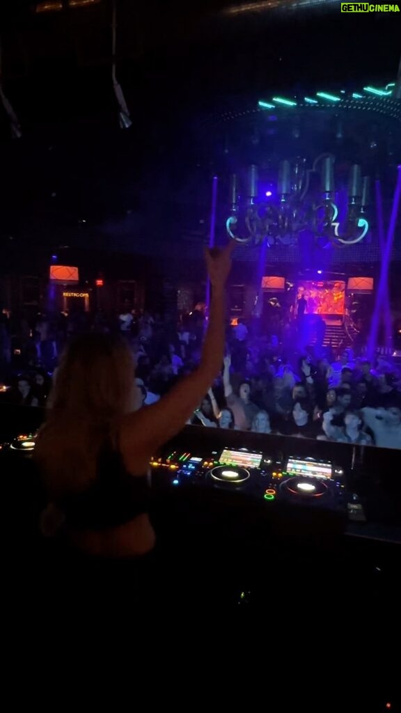 Brandi Cyrus Instagram - Yeah this is a *Monday* night in Vegas 🤩🤩 Can’t wait to be back at @xslasvegas in April!!
