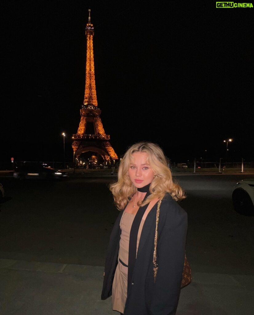 Brec Bassinger Instagram - Cheers to Paris I’m in love 🇫🇷♥️ Xo.