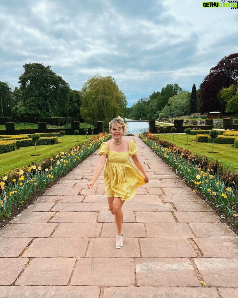 Brec Bassinger Instagram - Eating scones for breakfast, lunch, and dinner at the @coombeabbeyhotel 🇬🇧 Xo.