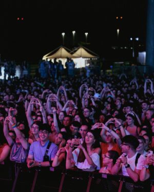 Brenda Asnicar Instagram - Grazie ROMA ✨ SWIPE per scoprire la prossima data dopo Ferrara 😍✨…. #Italia💞#BandidaTour
 @teenagedreamparty 

Ph: @micatozzi.jpg