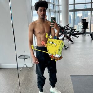 Brett Gray Instagram - Getting there…. Still a ways to go to get to my goal but really proud of myself. I been working HARD yall… I wasn’t even gonna post this especially the second slide cuz I honestly hated how small I was and undefined. I always felt skinny fat and weird about my body, hated taking my shirt off and just wasn’t confident, when I did a shirtless scene in on my block I had so much anxiety putting that on film forever, but that’s all changing every week. Imma have my first shirt off summer this year I mean that lol 🥹 I appreciate you @naeemturner_ the last 3 months been so difficult but super fulfilling thank you @scoutedbyerrol for introducing us. We still got 100 days til summer so let’s get it 💪🏾 if you struggling being consistent just keep GOING even when you don’t want to just do it because u deserve to love everything about yourself. You can do it