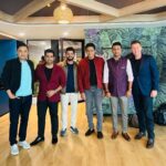 Brett Lee Instagram - Super Sunday at the #IPL2024 coming up with these boys on @officialjiocinema 🏏 #IPLonJioCinema #TataIPL #TheBoys