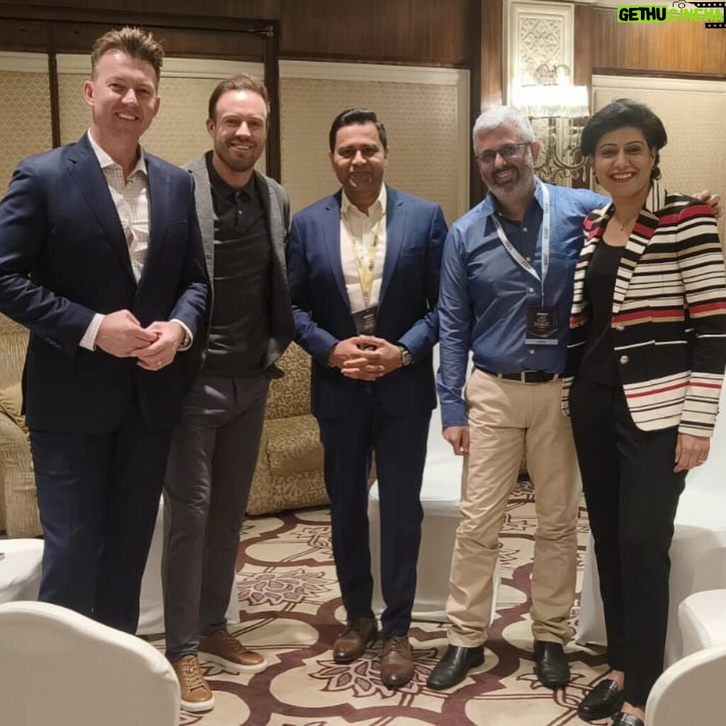 Brett Lee Instagram - Such a fabulous time at the #RisingBharatSummit with these wonderful people 😇🫂 Discussed the #IPLonJioCinema, impact of T20 cricket on Tests…and more. @brettlee_58 @abdevilliers17 @anjum_chopra @gauravkalra75 @officialjiocinema