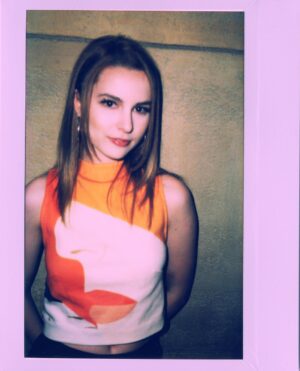 Bridgit Mendler Instagram - Gonna be raging at the Echoplex on Tuesday 🎉 tag a friend that you think should come with you to the show 🤘 
@neongoldrecords @theechola