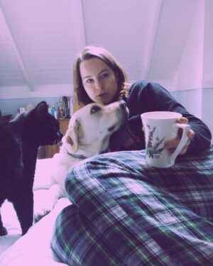 Bridgit Mendler Instagram - Back with the gang and in the zone