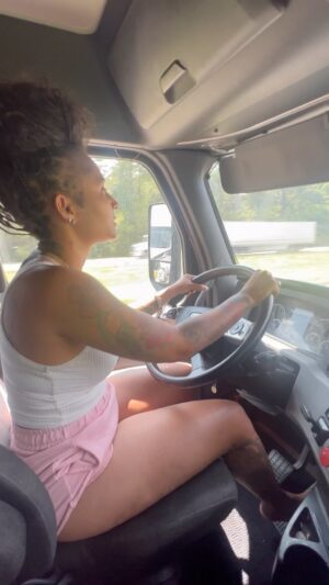 Brittney Bee Starr Williams Instagram - Yea I’m pushing this big mf lol #18wheeler #roadlife #truckergirl lol