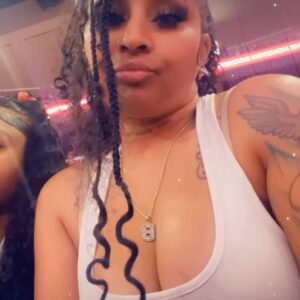Brittney Bee Starr Williams Instagram - It’s crazy how much i love being a mom it’s hard but i did that shit lol i struggled God brought me right out of that struggle and made me the strongest woman ti raise my girls and give them literally the world ♥️ happy Mother’s Day to all mothers out there .