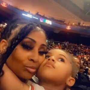 Brittney Bee Starr Williams Instagram - It’s crazy how much i love being a mom it’s hard but i did that shit lol i struggled God brought me right out of that struggle and made me the strongest woman ti raise my girls and give them literally the world ♥️ happy Mother’s Day to all mothers out there .