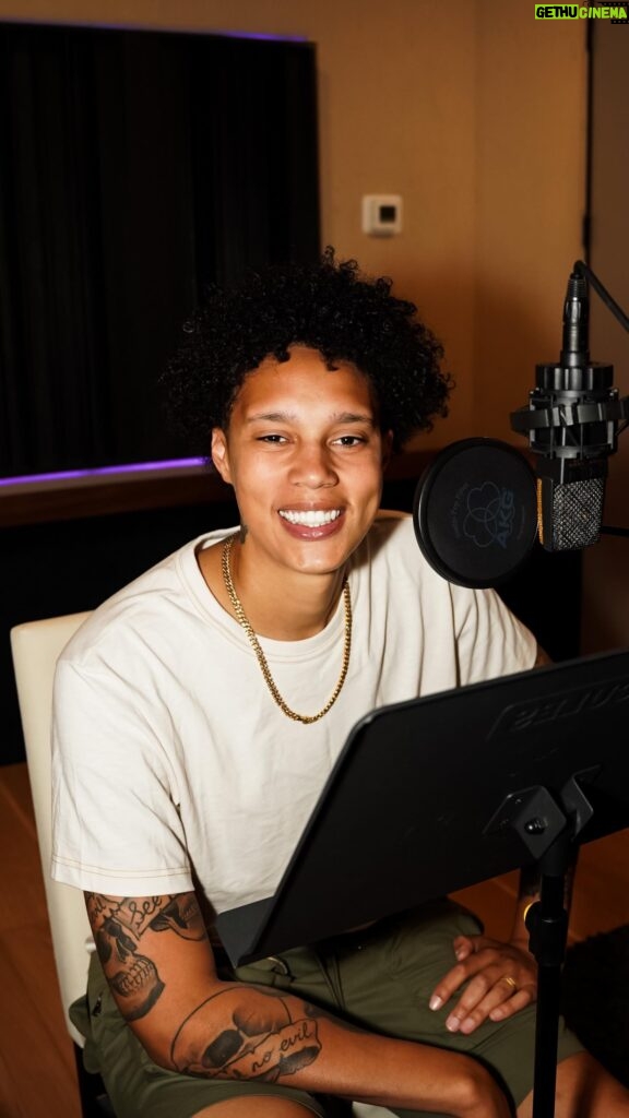 Brittney Griner Instagram - You: is it on AUDIOBOOK?? Nobody: Me: COMING HOME is now available as an audiobook, read by me and narrator Andia Winslow!🎧 Check out this behind-the-scenes footage from when I recorded my portion of the audiobook 🎙️ with @PRHAudio and learn more about COMING HOME. Links in bio #bringourfamilieshome #COMINGHOME #WeAreBG 📸 : Evan Millstein