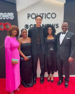 Brittney Griner Instagram - We are in awe from The White House Correspondents’ Association’s dinner last night. The first amendment is so important and we’re grateful to live in a country that recognizes freedom of speech. 

Major thank you to the courageous journalist from our past, present, and future for truth-telling and being the foundation for radical change. Our prayers go out to the families of Evan Gershkovich (Russia) and Austin Tice (Syria)— reporting is not a crime and we must bring them home. 

@gayleking and the entire CBS family, thank you for having us as your guest. Your hospitality was unmatched. 

Styled by: @calvinklein & @courtneydmays 
MUA: @lolasbeautymark 
Hair: @jadajenkinsco 

#WeAreBG #BringOurFamiliesHome