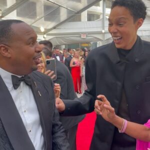Brittney Griner Instagram - We are in awe from The White House Correspondents’ Association’s dinner last night. The first amendment is so important and we’re grateful to live in a country that recognizes freedom of speech. 

Major thank you to the courageous journalist from our past, present, and future for truth-telling and being the foundation for radical change. Our prayers go out to the families of Evan Gershkovich (Russia) and Austin Tice (Syria)— reporting is not a crime and we must bring them home. 

@gayleking and the entire CBS family, thank you for having us as your guest. Your hospitality was unmatched. 

Styled by: @calvinklein & @courtneydmays 
MUA: @lolasbeautymark 
Hair: @jadajenkinsco 

#WeAreBG #BringOurFamiliesHome