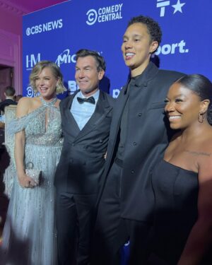 Brittney Griner Instagram - We are in awe from The White House Correspondents’ Association’s dinner last night. The first amendment is so important and we’re grateful to live in a country that recognizes freedom of speech. 

Major thank you to the courageous journalist from our past, present, and future for truth-telling and being the foundation for radical change. Our prayers go out to the families of Evan Gershkovich (Russia) and Austin Tice (Syria)— reporting is not a crime and we must bring them home. 

@gayleking and the entire CBS family, thank you for having us as your guest. Your hospitality was unmatched. 

Styled by: @calvinklein & @courtneydmays 
MUA: @lolasbeautymark 
Hair: @jadajenkinsco 

#WeAreBG #BringOurFamiliesHome