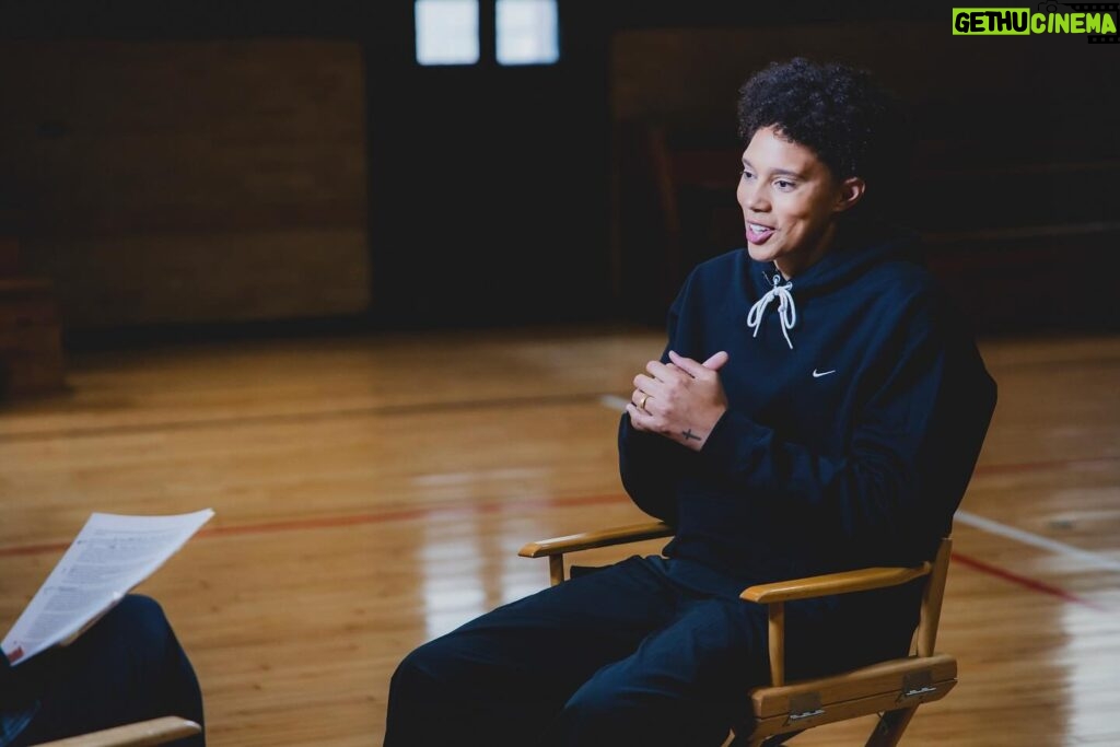 Brittney Griner Instagram - Thank you, @newshour and @amnaonpbs, for allowing me to share my story of COMING HOME! It’s been a few days since the release, what do you all think so far? Drop a comment below, looking forward to hearing everyone’s thoughts! Styled by @marquisemiller @aaronchristmon Captured by @branndannart