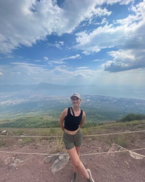 Brooke Elizabeth Butler Instagram - Sprinting through an airport terminal to get to your gate feels like pulling an all nighter before an exam you haven’t studied for.  Italy, I’ll miss ya 🫶🏻