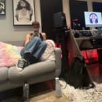 Brooke Elizabeth Butler Instagram - swipe 4 friends &🦶