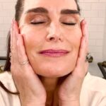 Brooke Shields Instagram - It’s a treatment and it’s a TREAT! I’ve been secretly trying the new @truebotanicals SuperSEA Firming & Lifting Treatment for months and all I can say is WOW… going to order a few more bottles to bathe in this stuff!