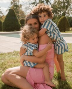 Brooke Vincent Instagram - THREE years of Monroe 💫☀️💛