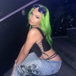 Brooklyn Queen Instagram - slime you out. 💚 #bmb #lmg
