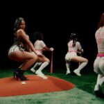 Brooklyn Queen Instagram - whatever i’m throwin i hope he can catch it… ⚾️💕 @madisynshipman Baseball Games ft. BIG BROOK !!!! 10/13 #bmb #lmg 🎥: @nayipramos