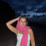 Bruna Carvalho Instagram - Qualquer dia de praia >>>>>>>>