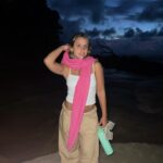 Bruna Carvalho Instagram - Qualquer dia de praia >>>>>>>>
