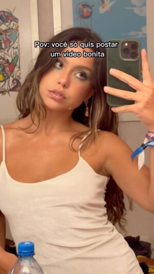 Bruna Carvalho Instagram - No caso, quis postar vários ☺️🤏🏽