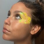 Bruna Carvalho Instagram - Mais um dia de carnaval, mais uma make ✨💛