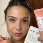 Bruna Carvalho Instagram – eu descobri O MELHOR PATCH DE ESPINHA DO MUNDO!!!

eles não ressecam a pele, previnem e tratam a acne, além de serem veganos, livres de parabenos e silicones :) E pra melhorar, ainda tem o cleanser e o hidratante da mesma linha pra deixar sua pele perfeita e bem cuidada! 

Sempre tenho crise de espinhas na minha TPM e esses produtinhos da @oceane tem me salvado!! #oceaneskincare