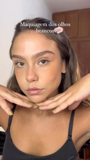 Bruna Carvalho Instagram - Essa ta muuuito fácil, galera! E eu amoooo sombra branca então é umas das minhas favs ✨♥️ #sombrabranca #tutorial