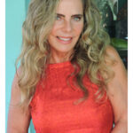 Bruna Lombardi Instagram - Vai ser muito emocionante encontrar você! Olha as datas já marcadas. Depois tem mais... 17/04 - São Paulo - Livraria da Travessa (Shopping Iguatemi) às 18h. 25/04 - Rio de Janeiro - Livraria da Travessa (Shopping Leblon) às 19h. 01/05 - Salvador - Bienal do Livro Bahia (Centro de Convenções) na Arena Jovem às 11h. Vou ficar muito feliz em encontrar vocês. Beijos, #livro #autografos #encontro #lancamento #brunalombardi