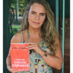 Bruna Lombardi Instagram - Meu livro Manual para Corações Machucados da Editora Sextante já chegou na Amazon! E quem garantir o seu na pré venda, vai ganhar de presente uma linda cartela de imãs com algumas frases do livro. Amados, o link está na Bio. Depois quero saber o que vocês acharam. Um super beijo e obrigada por estar comigo ❤️