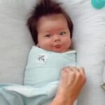 Bruna Lombardi Instagram - Começa o finde e a gente acorda como? #baby #cute #fofo