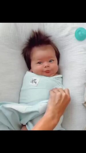 Bruna Lombardi Instagram - Começa o finde e a gente acorda como?

#baby
#cute
#fofo